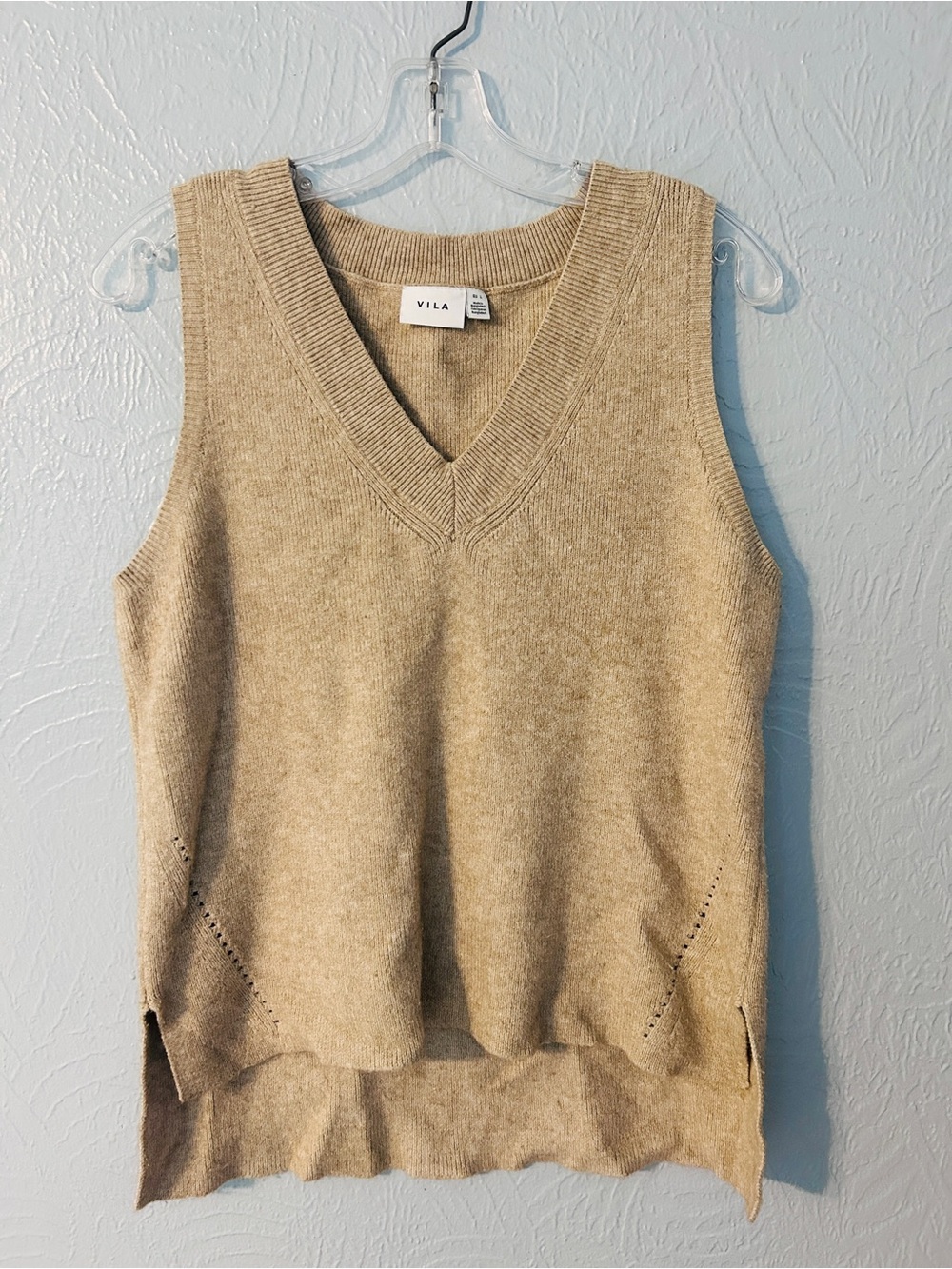 VILA Beige/Tan V-Neck Knit Sleeveless Sweater Vest